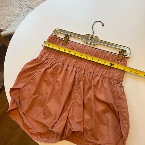 Free People The Way Home Shorts in Brushed Apricot Size L - Picture 5 of 6